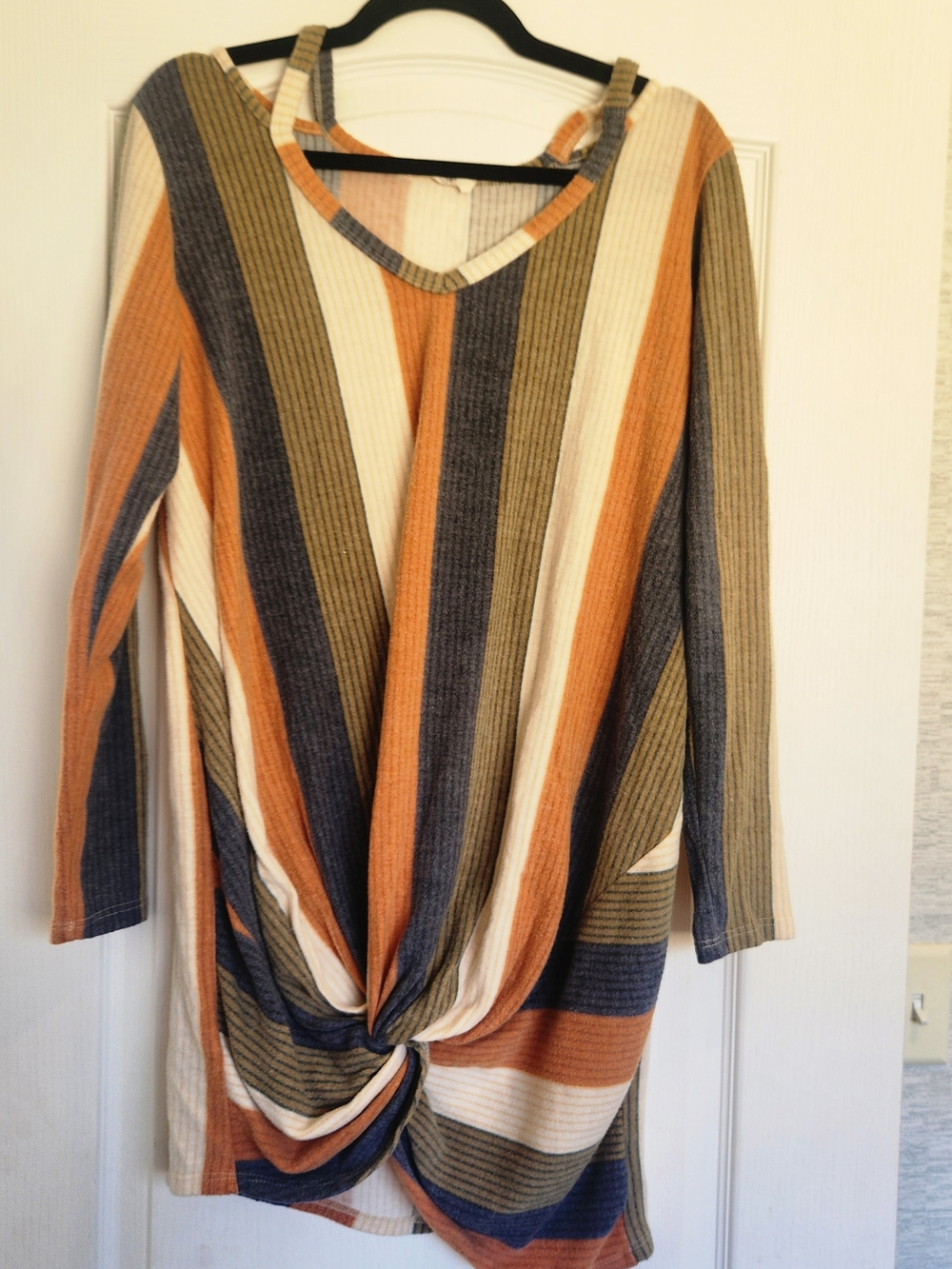 Peach Lov3 Striped Knot-Front Long Sleeve Tunic in Rust, Navy & Olive M Euc